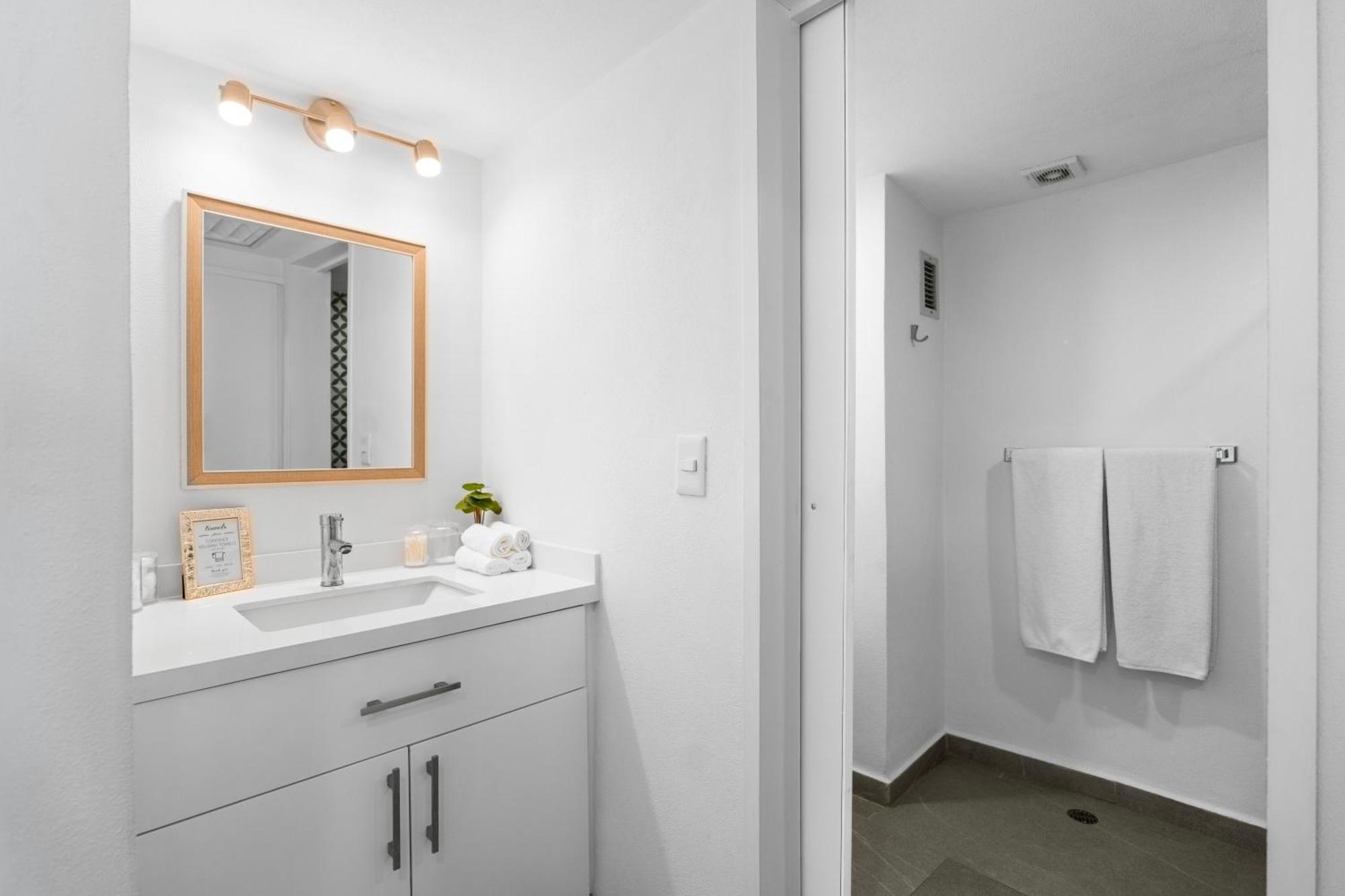 Luxury Condo Just Steps Away From The Beach! ปูแอร์โตบาญาร์ตา ภายนอก รูปภาพ