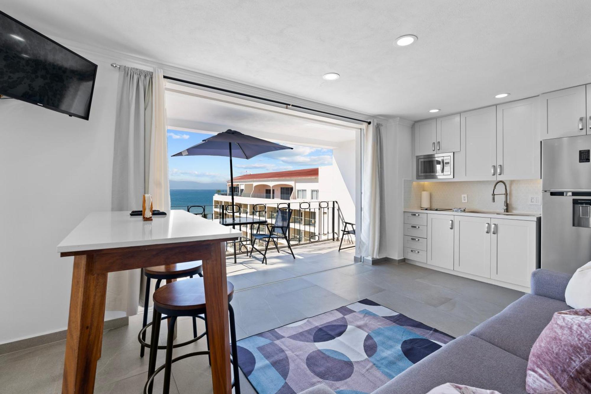 Luxury Condo Just Steps Away From The Beach! ปูแอร์โตบาญาร์ตา ภายนอก รูปภาพ